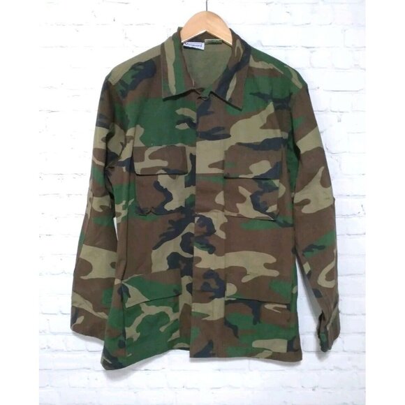 Vanguard Woodland Camouflage Jacket Size Medium Regular - Picture 1 of 5